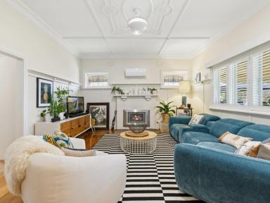 House For Sale - VIC - Bairnsdale - 3875 - HOMELY FEEL INSIDE AND OUT!  (Image 2)