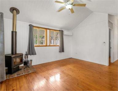 House Leased - QLD - Toowong - 4066 - Charming Queenslander in Toowong $750 per week  (Image 2)