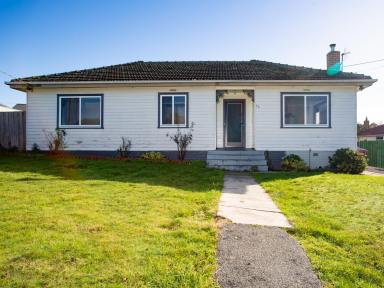 House For Lease - TAS - Mayfield - 7248 - Perfect Family Home  (Image 2)