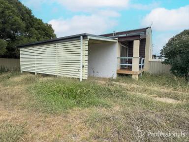 House For Sale - NSW - Barraba - 2347 - 3 Bedroom House - Barraba  (Image 2)