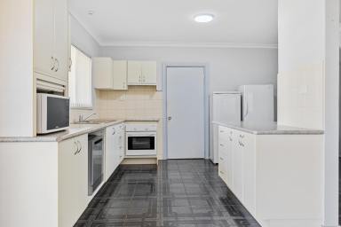 House For Sale - NSW - Dunedoo - 2844 - COMFORTABLE LIVING IN PRIME LOCATION  (Image 2)