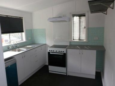 House For Lease - NSW - Taree - 2430 - Convenient Living Close to Town Amenities  (Image 2)