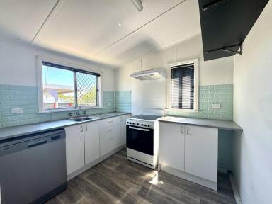 House For Lease - NSW - Taree - 2430 - Convenient Living Close to Town Amenities  (Image 2)