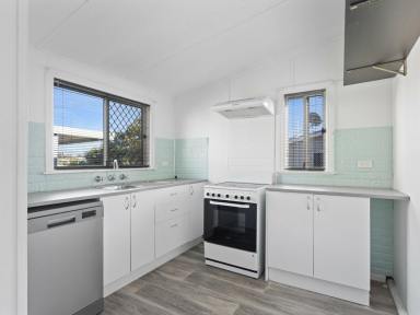 House For Lease - NSW - Taree - 2430 - Convenient Living Close to Town Amenities  (Image 2)