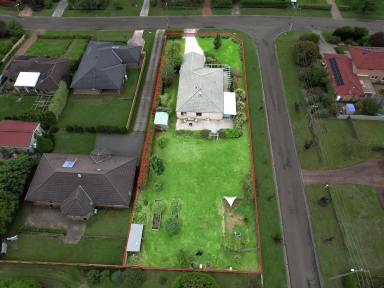House For Sale - NSW - Bundanoon - 2578 - Large Family Home on Corner Block - Potential Subdivision STCA  (Image 2)
