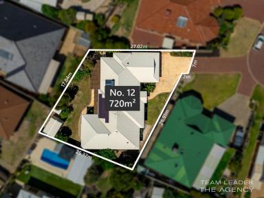 House For Sale - WA - Halls Head - 6210 - Architecturally Designed Beauty in Sought‑After Halls Head  (Image 2)