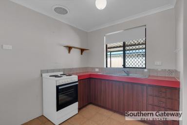 House For Lease - WA - Leda - 6170 - NEAT AND COMFORTABLE 3 X 1  (Image 2)