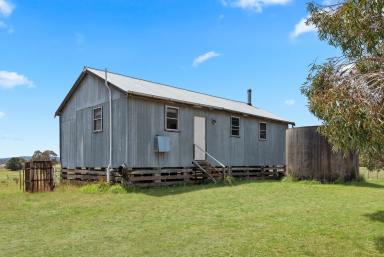 Lifestyle For Sale - NSW - Crookwell - 2583 - Country charm with scope to build!  (Image 2)