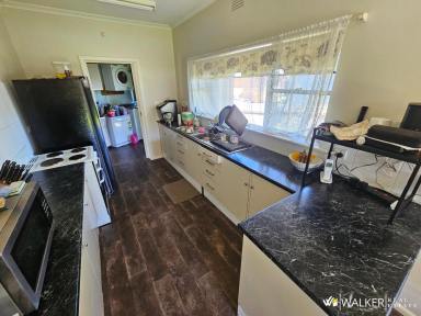 House For Sale - VIC - Kyabram - 3620 - Affordable Classic Red Brick Veneer Home  (Image 2)