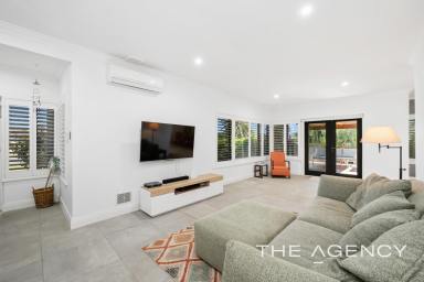 House For Sale - WA - Shoalwater - 6169 - Coastal Living in Shoalwater’s Golden Triangle  (Image 2)