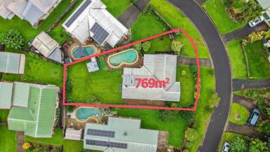 House For Sale - QLD - Edmonton - 4869 - POOL, TWO LIVING ROOMS, AND SPLIT SYSTEM AIR CONDITIONING (Image 2)