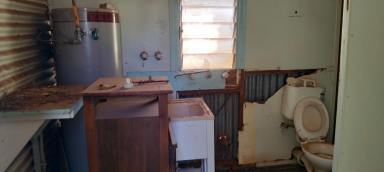 House For Sale - SA - Quorn - 5433 - Quorn Cottage Renovation Opportunity with Endless Potential  (Image 2)