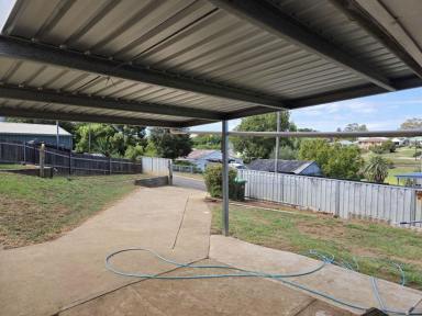 House Auction - NSW - Muswellbrook - 2333 - IT WILL DO UP! AND YOU'LL COMMAND A CENTRAL TOWN LOCATION IN THIS 3-4 B/R W/BOARD HOME WITH BACK YARD ACCESS.  (Image 2)