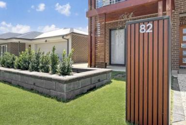 House For Lease - NSW - Googong - 2620 - Spacious & Thoughtfully Designed 5 Bedroom Home  (Image 2)