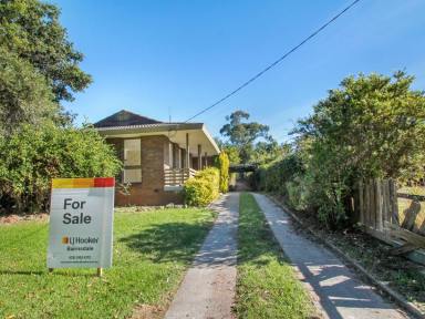 House For Sale - VIC - Bairnsdale - 3875 - INVESTMENT WITH SUBDIVSION PERMIT APPROVED  (Image 2)