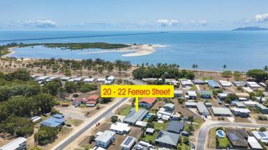 House For Sale - QLD - Lucinda - 4850 - FULLY RENOVATED BEACH SANCTUARY AT LUCINDA!  (Image 2)