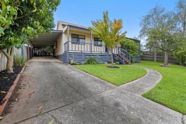 House For Sale - VIC - Drouin - 3818 - Quiet Street, Walk to Town - Charming 3 Bedroom Home on 591m²  (Image 2)