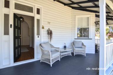 House For Sale - NSW - Inverell - 2360 - HERITAGE CHARM MEETS CONTEMPORARY STYLE  (Image 2)