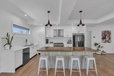 House For Sale - NSW - Mudgee - 2850 - SPACE, STYLE AND LIFESTYLE IN EAST MUDGEE  (Image 2)