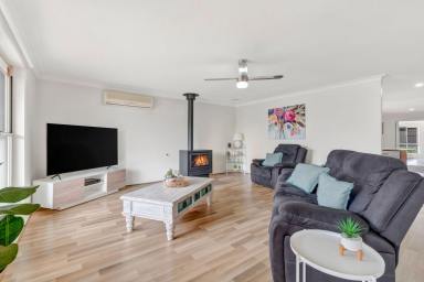 House For Sale - NSW - Goulburn - 2580 - Dream Living in Paradise Place!  (Image 2)