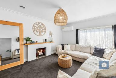 House For Sale - VIC - Colac - 3250 - The Ideal First Home or Investment...  (Image 2)