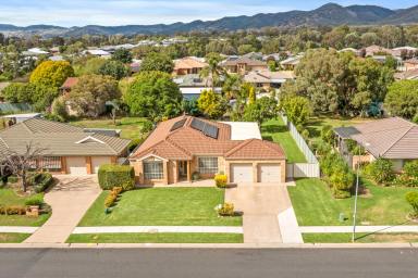 House For Sale - NSW - Mudgee - 2850 - FAMILY LIVING AT IT'S FINEST  (Image 2)