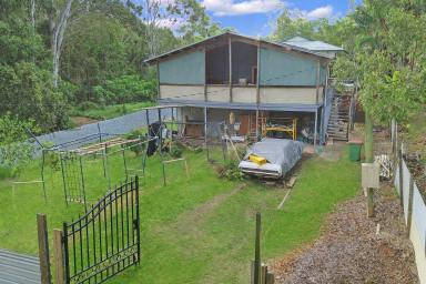 House For Sale - QLD - Macleay Island - 4184 - Opportunity Knocks Opposite the Golf Course  (Image 2)