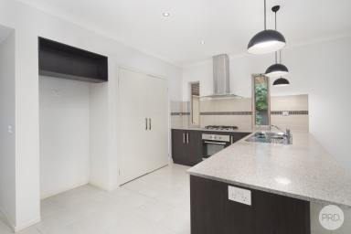 House For Sale - VIC - Alfredton - 3350 - Spacious Family Living In The Heart Of Alfredton  (Image 2)