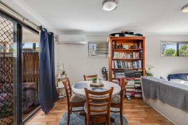 Townhouse For Sale - QLD - Harlaxton - 4350 - Modern Living in Prime Location  (Image 2)