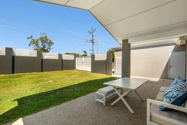 House For Sale - WA - Karrinyup - 6018 - RENOVATED FAMILY LIVING ON A RARE 748SQM LANDHOLDING IN SOUGHT AFTER KARRINYUP  (Image 2)