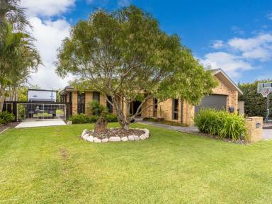 House For Lease - NSW - Old Bar - 2430 - Luxury Coastal Living 4 Beds & Outdoor Spa  (Image 2)