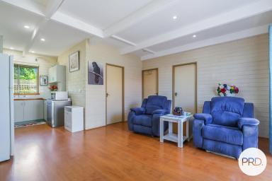 House For Sale - NSW - North Albury - 2640 - INVEST OR OCCUPY - CONVENIENT LOCATION  (Image 2)