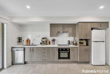 Duplex/Semi-detached For Sale - NSW - Nowra - 2541 - Dual income under one roof  (Image 2)