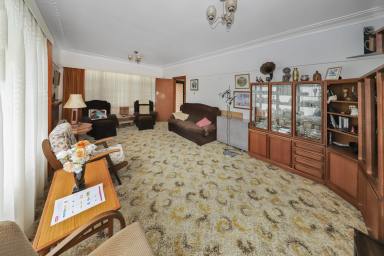 House For Sale - NSW - Batlow - 2730 - Double Block on Separate Titles  (Image 2)