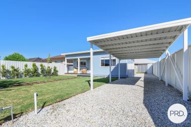 House For Sale - VIC - Wodonga - 3690 - STRIKING APPEARANCE - NEWLY RENOVATED  (Image 2)