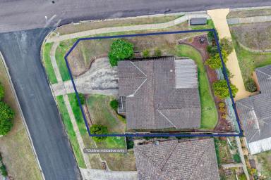 House For Sale - NSW - Raymond Terrace - 2324 - POSITION, VIEWS & POTENTIAL IN ROSLYN ESTATE!  (Image 2)