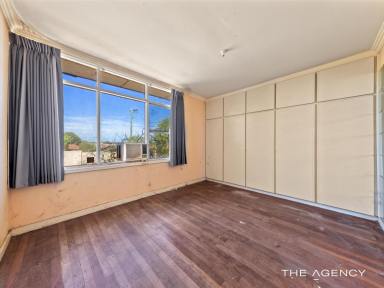 House For Sale - WA - Hamilton Hill - 6163 - Development Opportunity (STCA) in Ever-Popular Hamilton Hill  (Image 2)