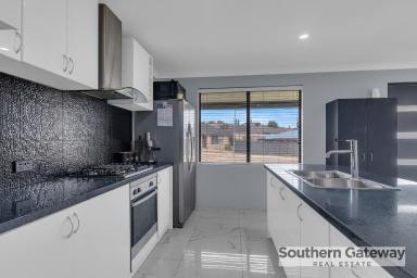 House For Sale - WA - Leda - 6170 - BUSHLAND VIEWS, POOLSIDE LIVING & MODERN COMFORT  (Image 2)