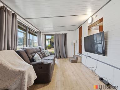 House For Sale - NSW - Tomakin - 2537 - Over 55's Permanent Living - Pet Friendly Coastal Lifestyle !  (Image 2)