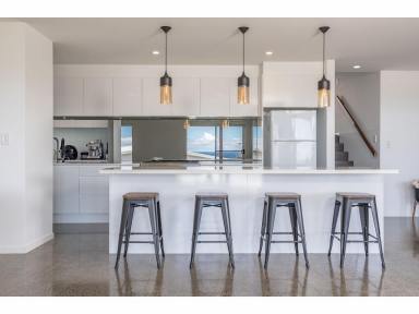 House For Sale - NSW - Red Head - 2430 - LUXURY HOME FOR SALE IN THE PRESTIGIOUS SEASCAPE ESTATE  (Image 2)