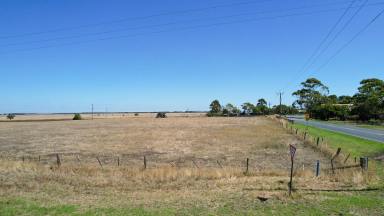 Residential Block For Sale - VIC - Mortlake - 3272 - MULTI PURPOSE AGRICULTURAL LAND  (Image 2)