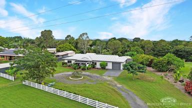 House For Sale - QLD - Mareeba - 4880 - Stylish Renovation Meets Space & Serenity on Mareeba’s Cairns Side  (Image 2)