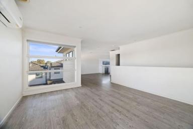 Townhouse For Sale - VIC - South Morang - 3752 - Modern Townhouse Near Train & Shopping  (Image 2)