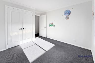 Townhouse Leased - NSW - Dubbo - 2830 - Lakefront townhouse offering peace and exclusivity, with quality finishes, spacious living, and great entertaining areas.  (Image 2)