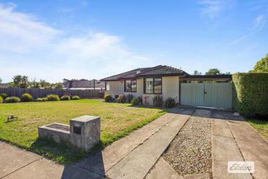 House For Sale - VIC - Stawell - 3380 - Family Living in a Convenient Location  (Image 2)
