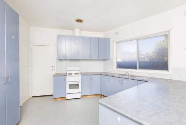 House For Sale - VIC - Mildura - 3500 - Location, Location, Location!  (Image 2)