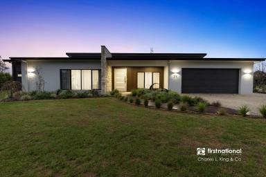 House For Sale - NSW - Moama - 2731 - Luxury Living with Space to Live, Entertain & Unwind (Image 2)