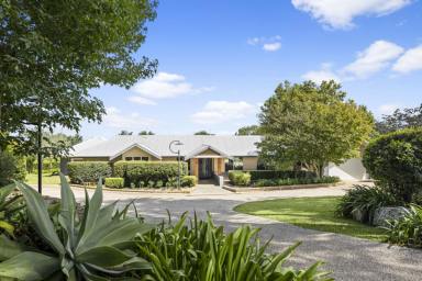 House For Sale - QLD - Middle Ridge - 4350 - Private Family Estate with Resort Style Living with 25m Lap Pool  (Image 2)