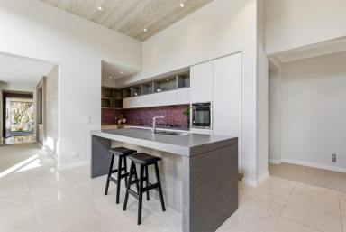 House For Sale - VIC - Strathfieldsaye - 3551 - Light-Filled Executive Living in a Prime Location  (Image 2)