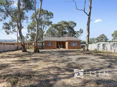 House For Sale - VIC - White Hills - 3550 - Rare Renovator Opportunity  (Image 2)